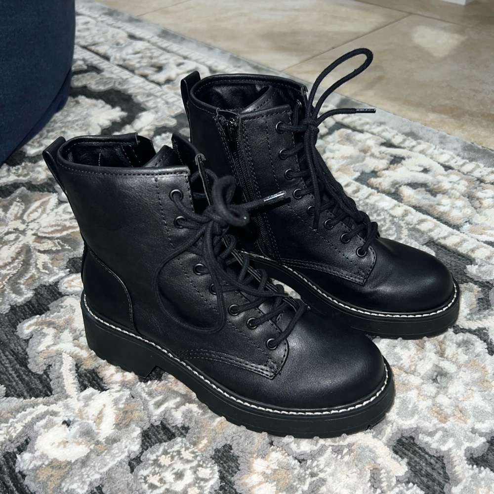 Madden girl platform combat boots. Size 6.5. Great condition.